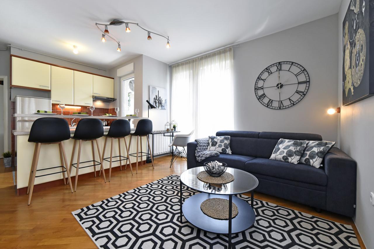 Old Clock Apartment Zagreb Bagian luar foto